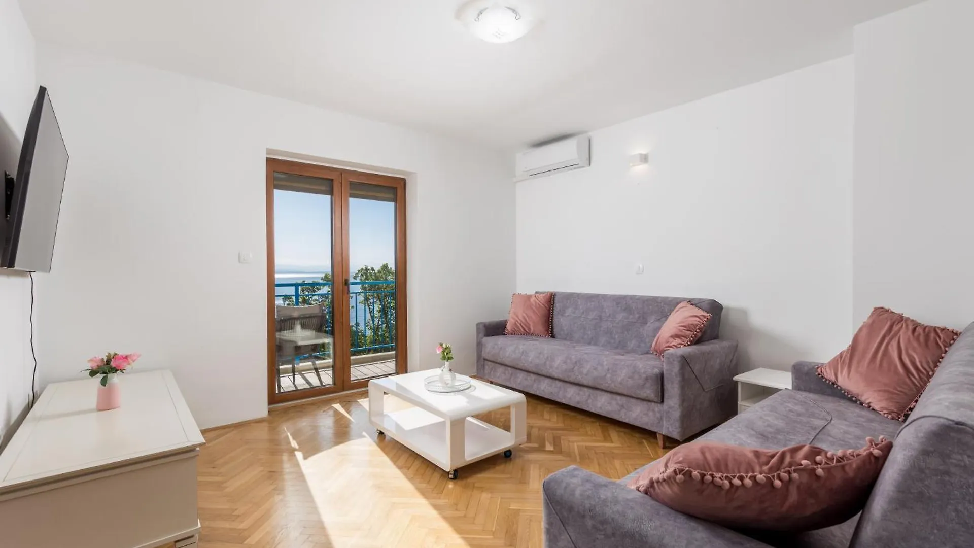 Ocean Blue Apartment - 50M To The Sea location